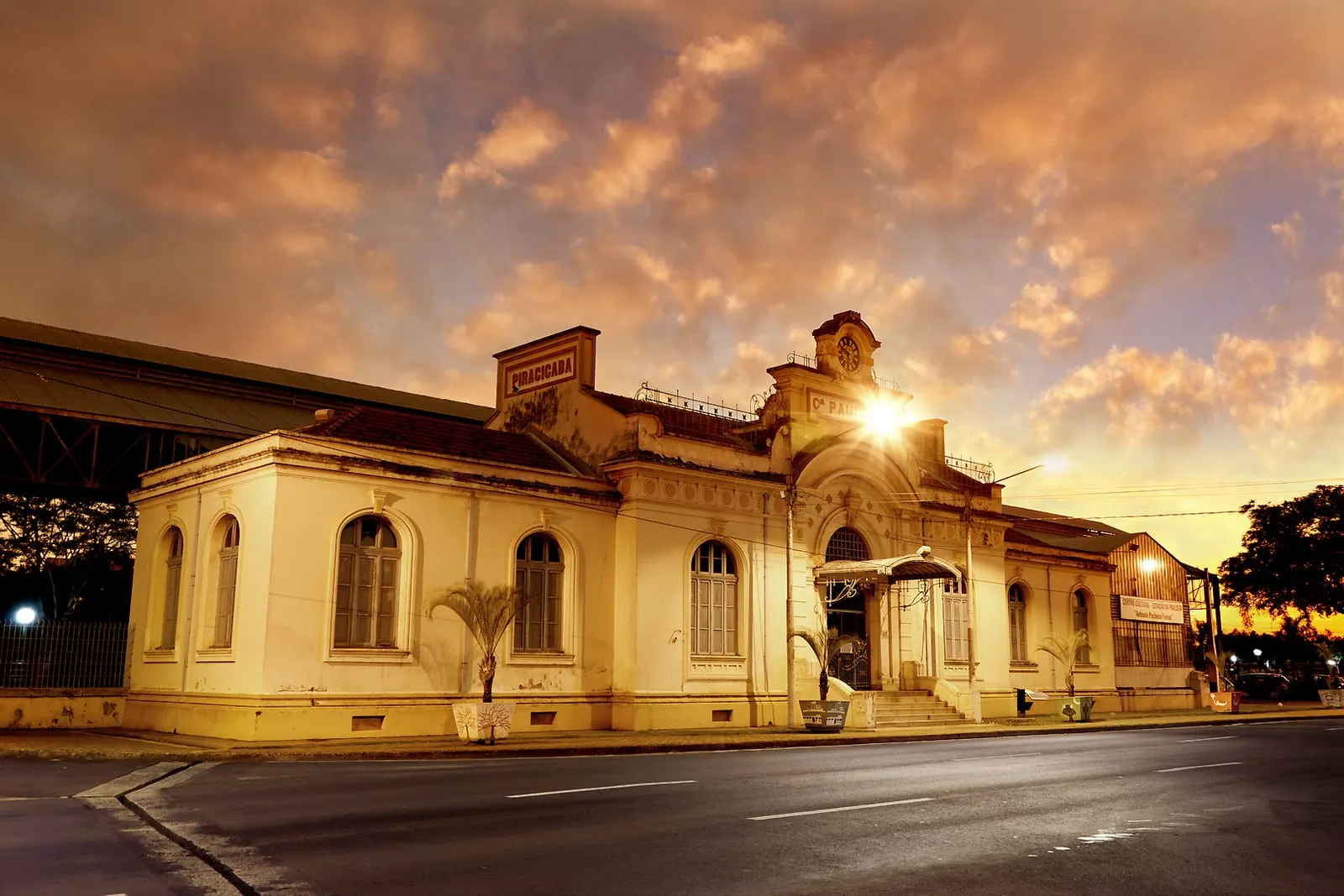 Fotografia de rua e do cotidiano em Piracicaba e São Paulo — Estação da Paulista — São Paulo